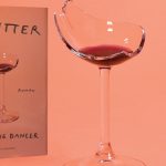 Romanen bag sommerens serie Sødbitter byder på trekantsdrama, vin og smagen af østers