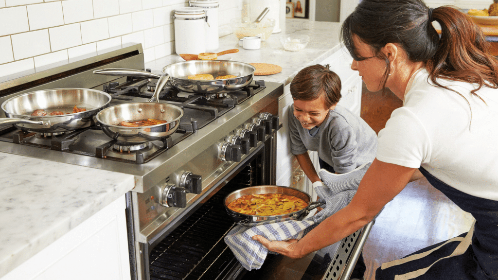 Tag børnene med i køkkenet: Inspiration & opskrift på doughnutmuffins
