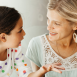 Sådan taler du med dit barn om kroppen – 6 råd fra Helen Lyng Hansen
