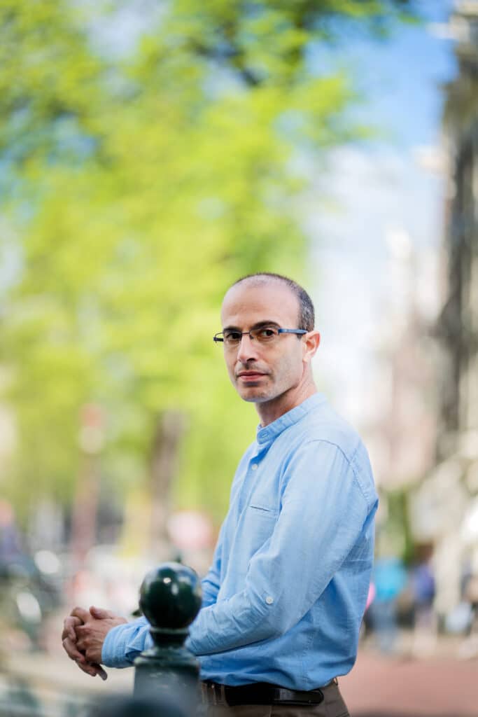 Yuval Noah Harari: Kunstig intelligens er den største informationsrevolution i historien – det bør vi tage dybt alvorligt